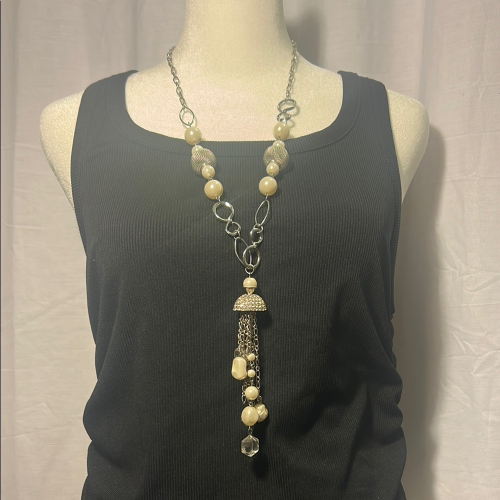 Elegant Cream and Silver Necklace